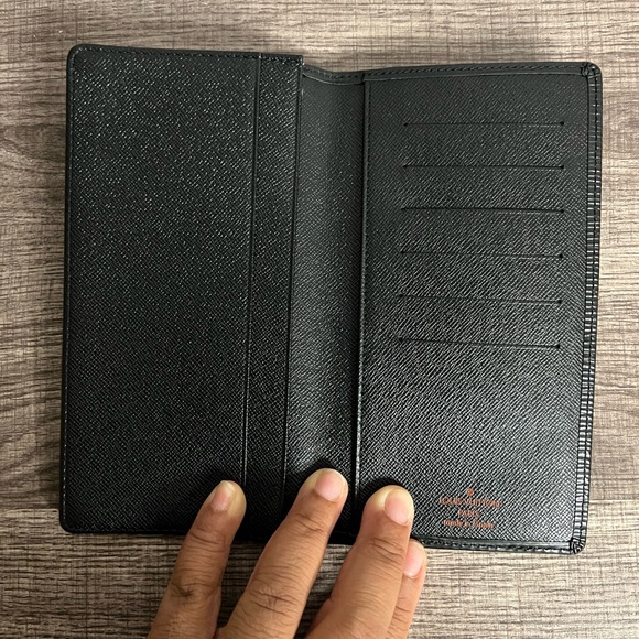 Louis Vuitton Black Epi Porte feiulle Brazza Long Wallet - Picture 2 of 11